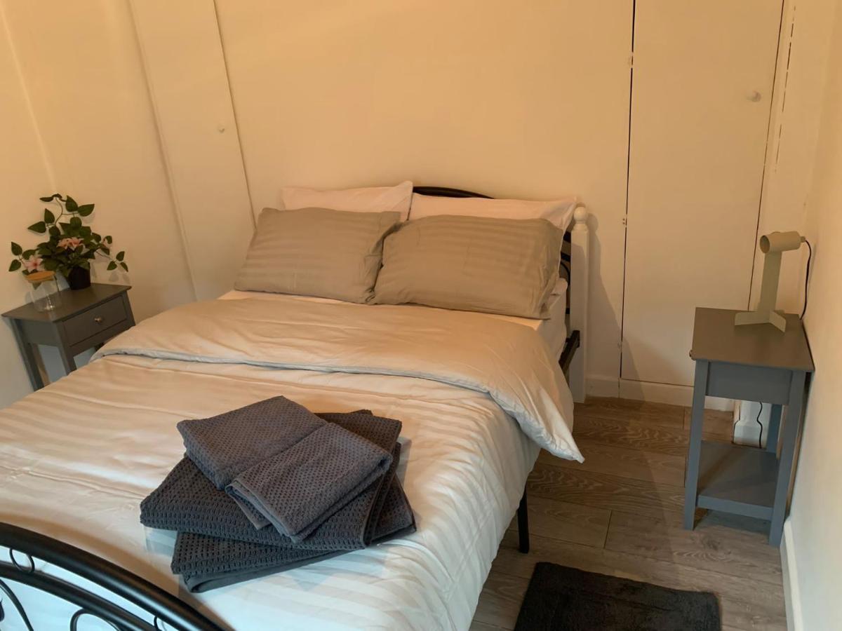 Alpha House Bed & Breakfast London Eksteriør bilde